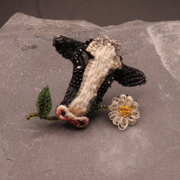 Brosche "KUH" Blume