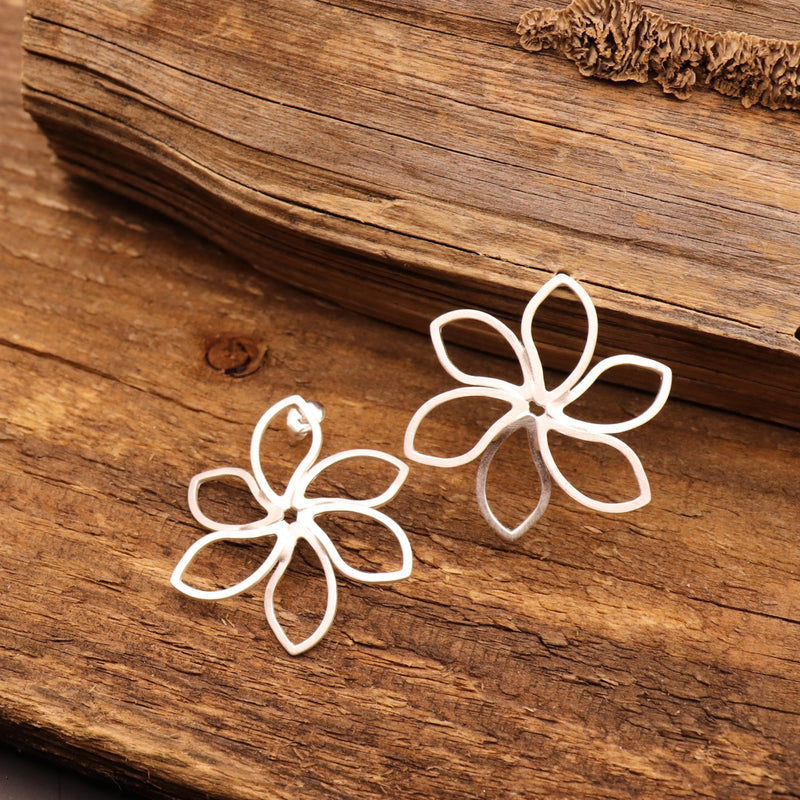 Ohrring "Blüte" Silber - richter schmuck + uhren