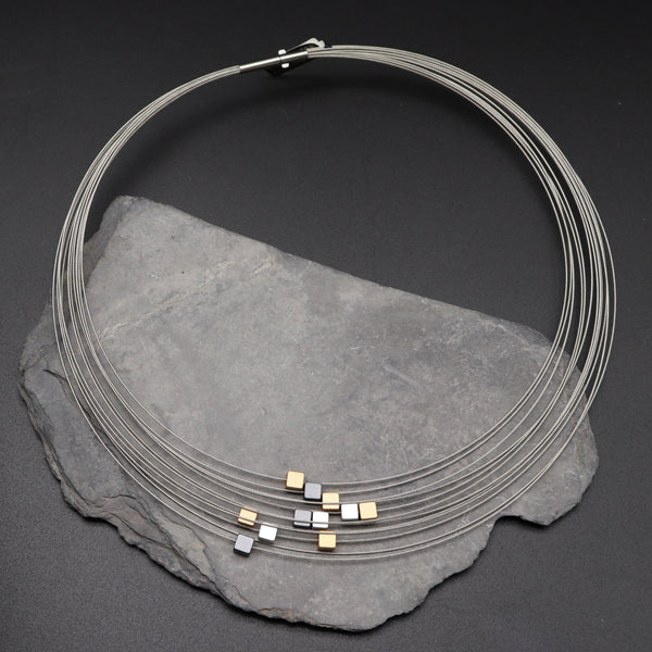 Halsschmuck "WÜRFELUNG"