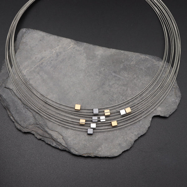 Halsschmuck "WÜRFELUNG"