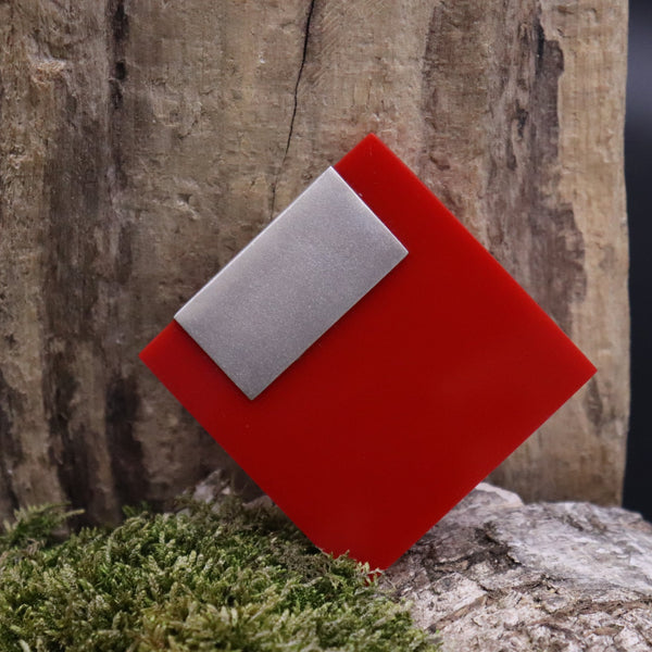 Brosche "red square" - richter schmuck + uhren